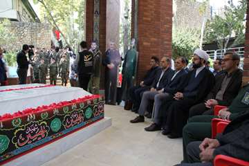 مراسم رونمایی از یادمان شهدای گمنام